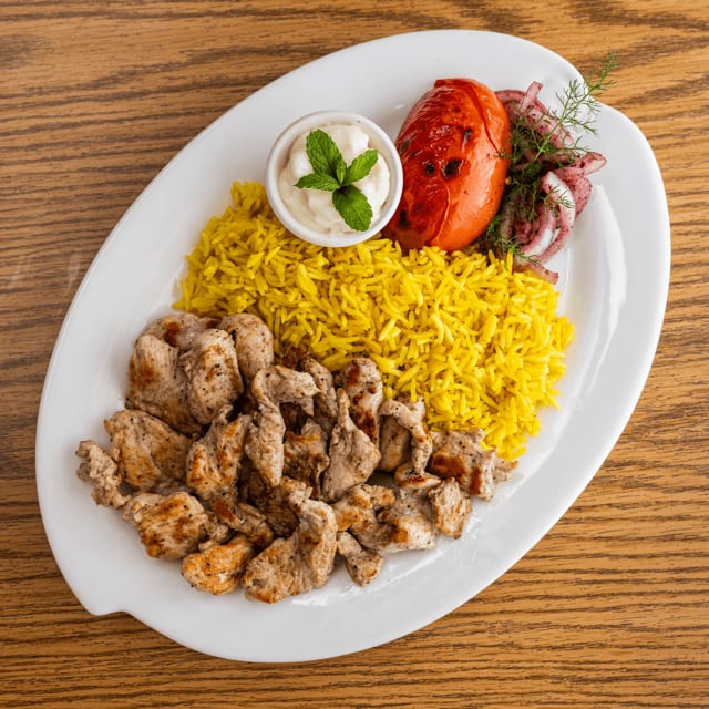Shawarma (chicken or beef) lunch special.